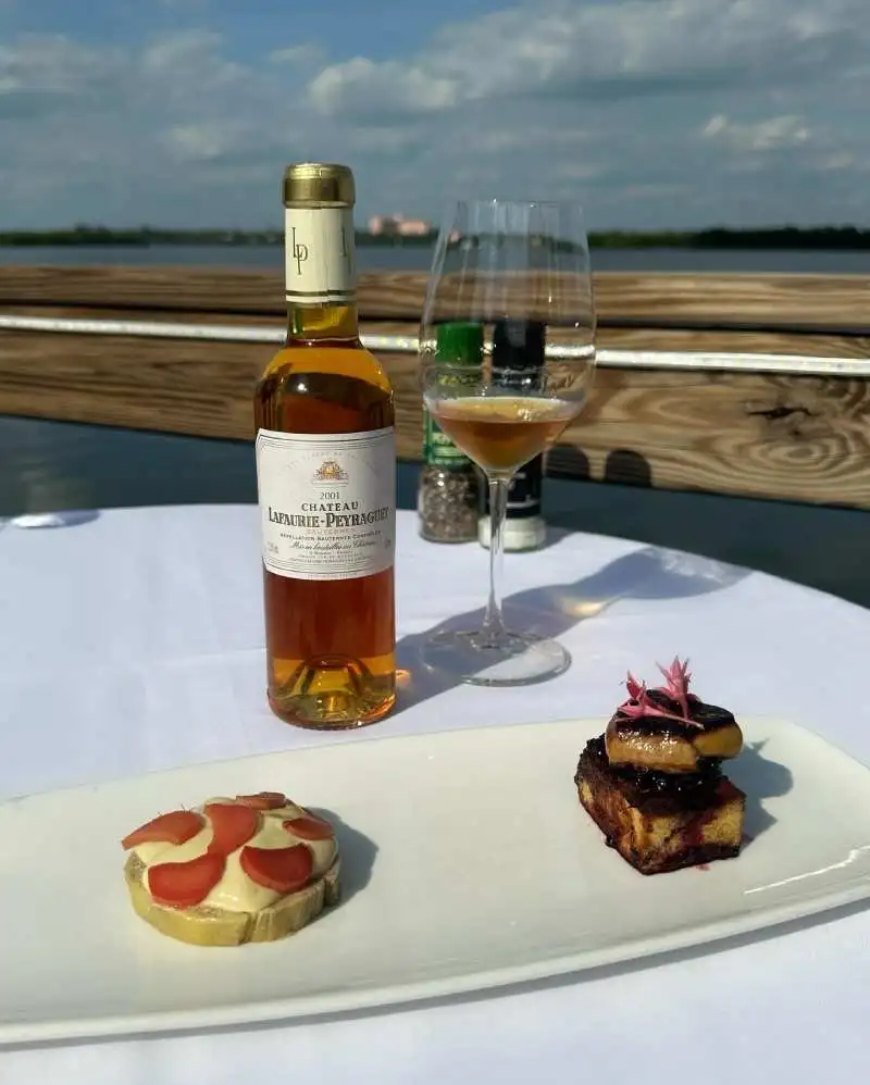 outdoor waterfront dining