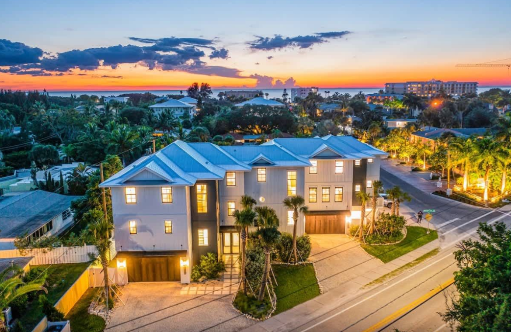 exterior of Siesta Key vacation rental
