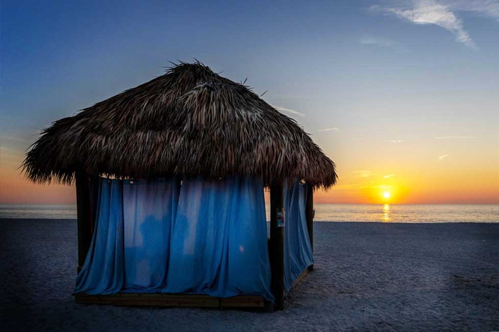 massage on the beach