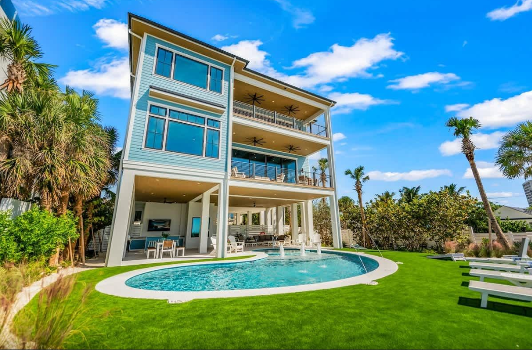 exterior of Florida Gulf Coast vacation rental