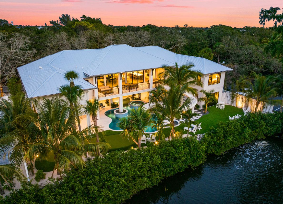 exterior of Siesta Key vacation home